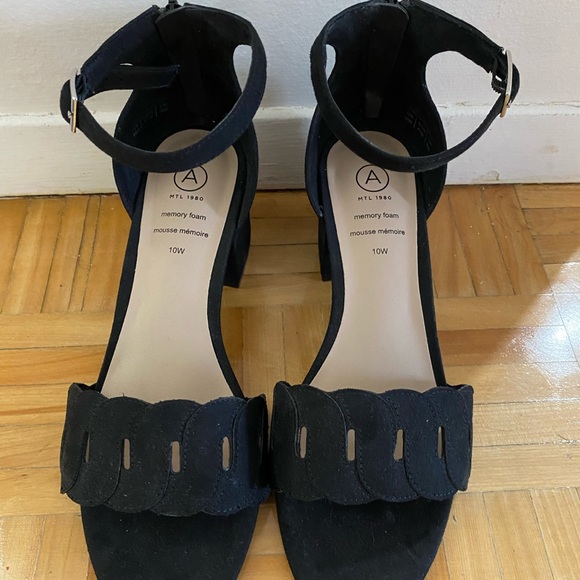 Black Sandal Heels - Picture 2 of 3